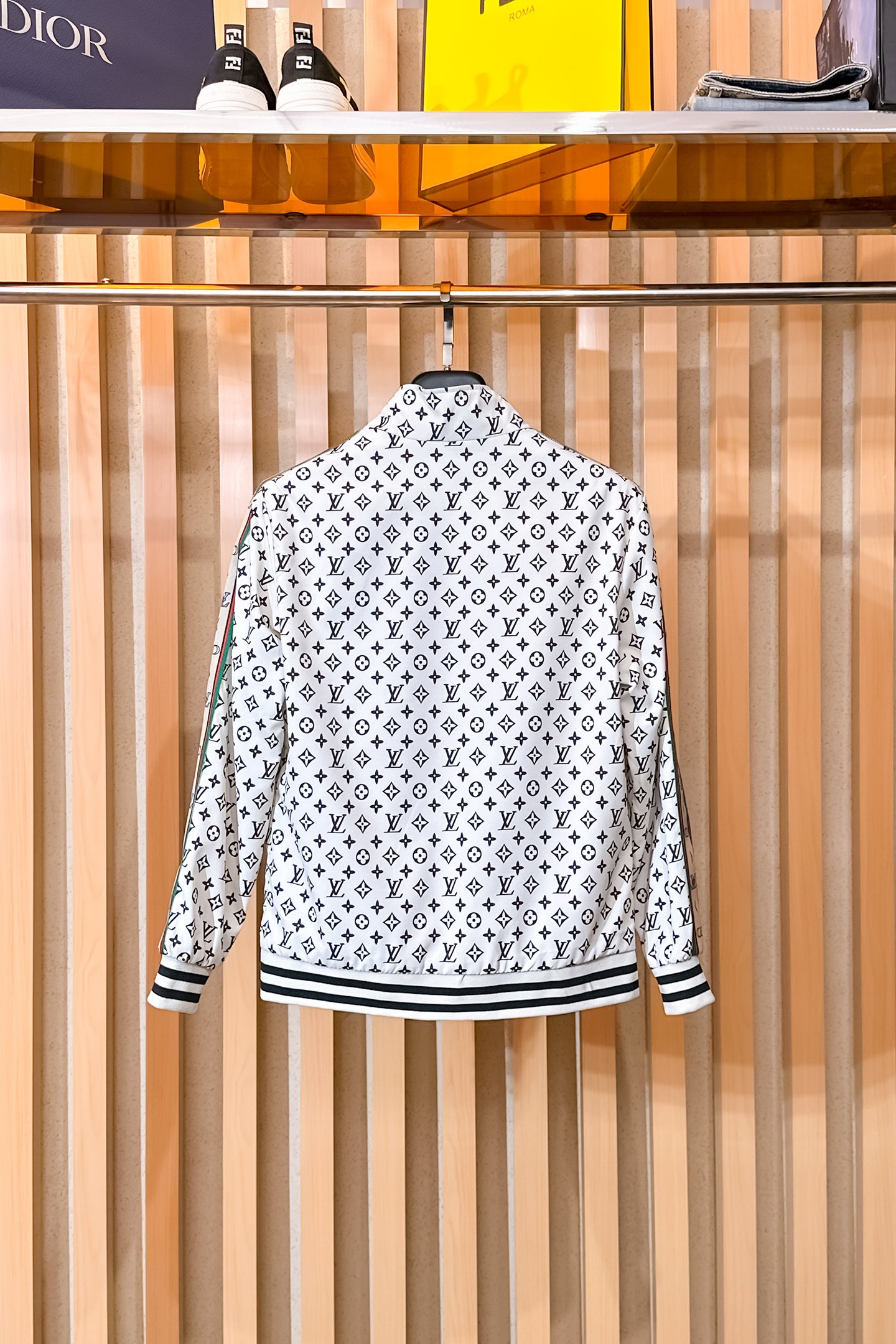 LV原單白色Monogram拼條運動外套 男士休閒夾克| 14 LV原單白色Monogram拼條運動外套 男士休閒夾克