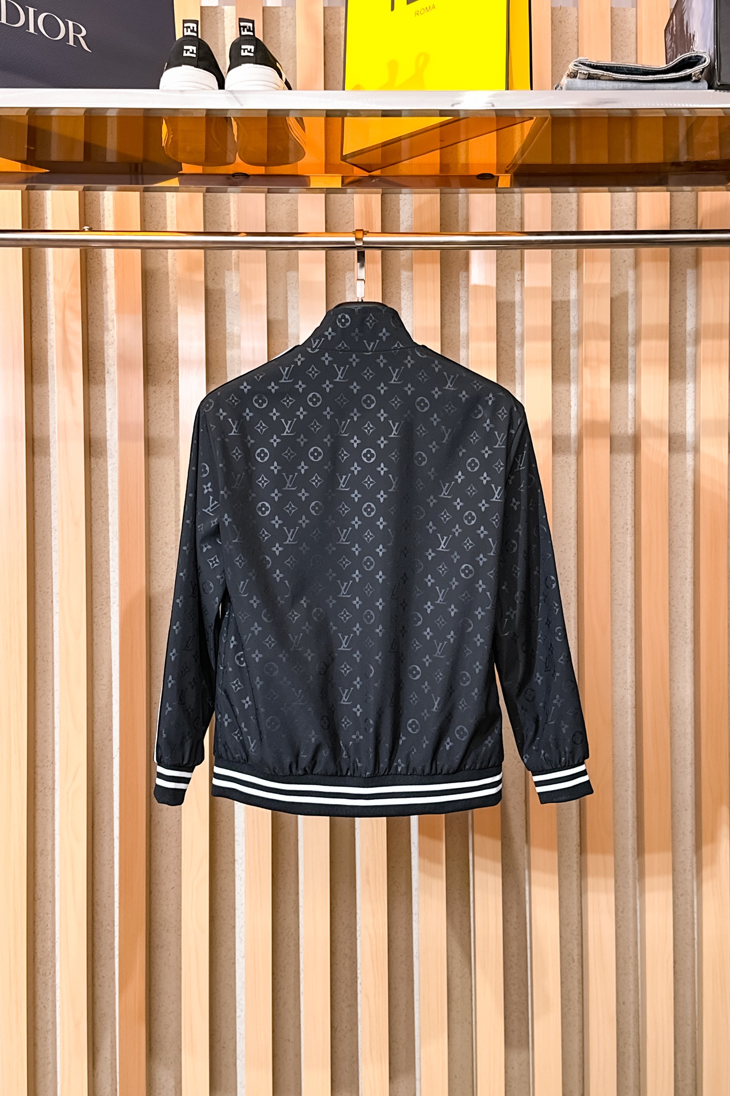 LV高仿黑色Monogram運動條紋外套 男士立領夾克| 14 LV高仿黑色Monogram運動條紋外套 男士立領夾克