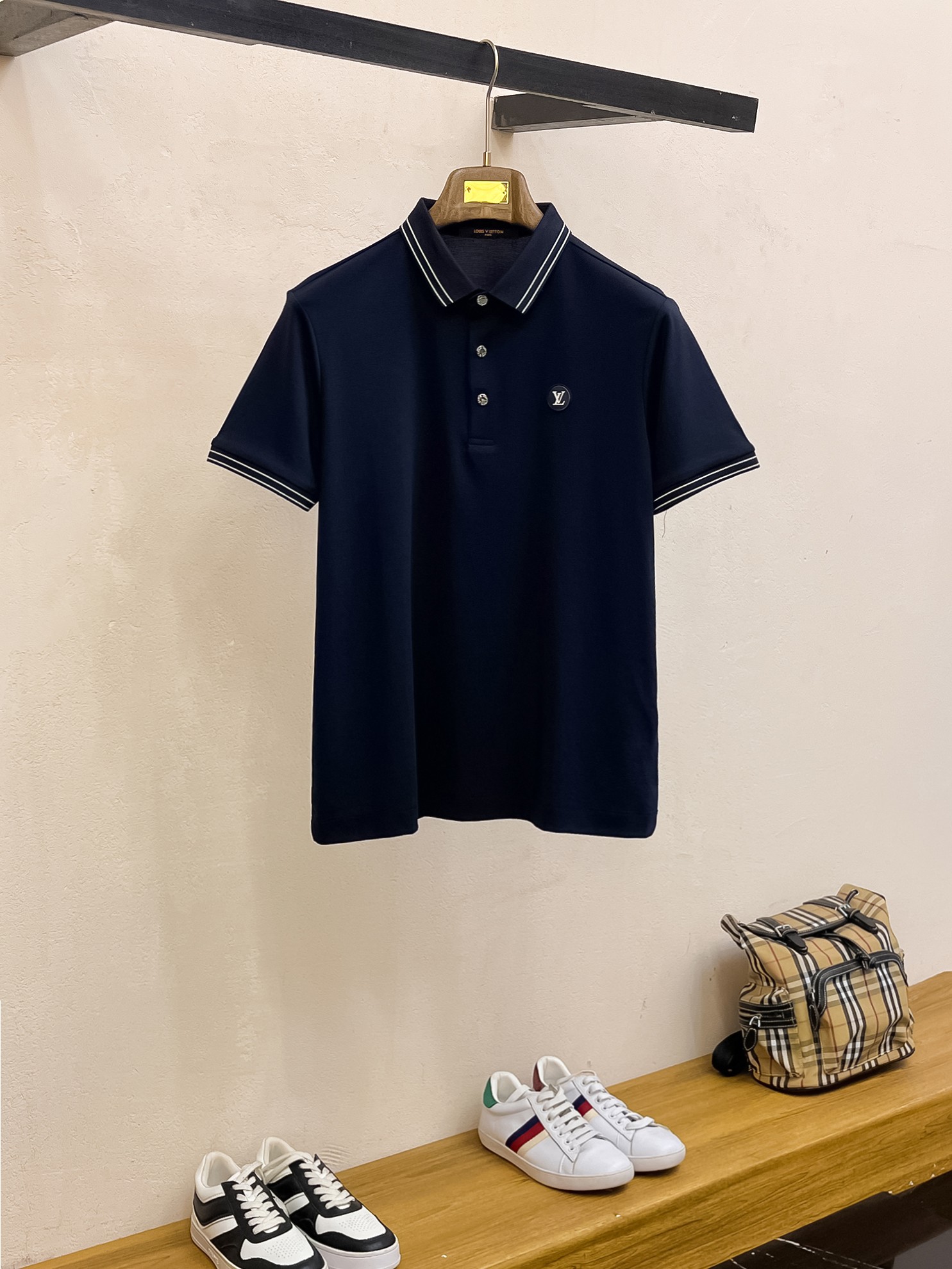 高仿LV短袖Polo衫男款 深藍色胸前Logo翻領休閒上衣