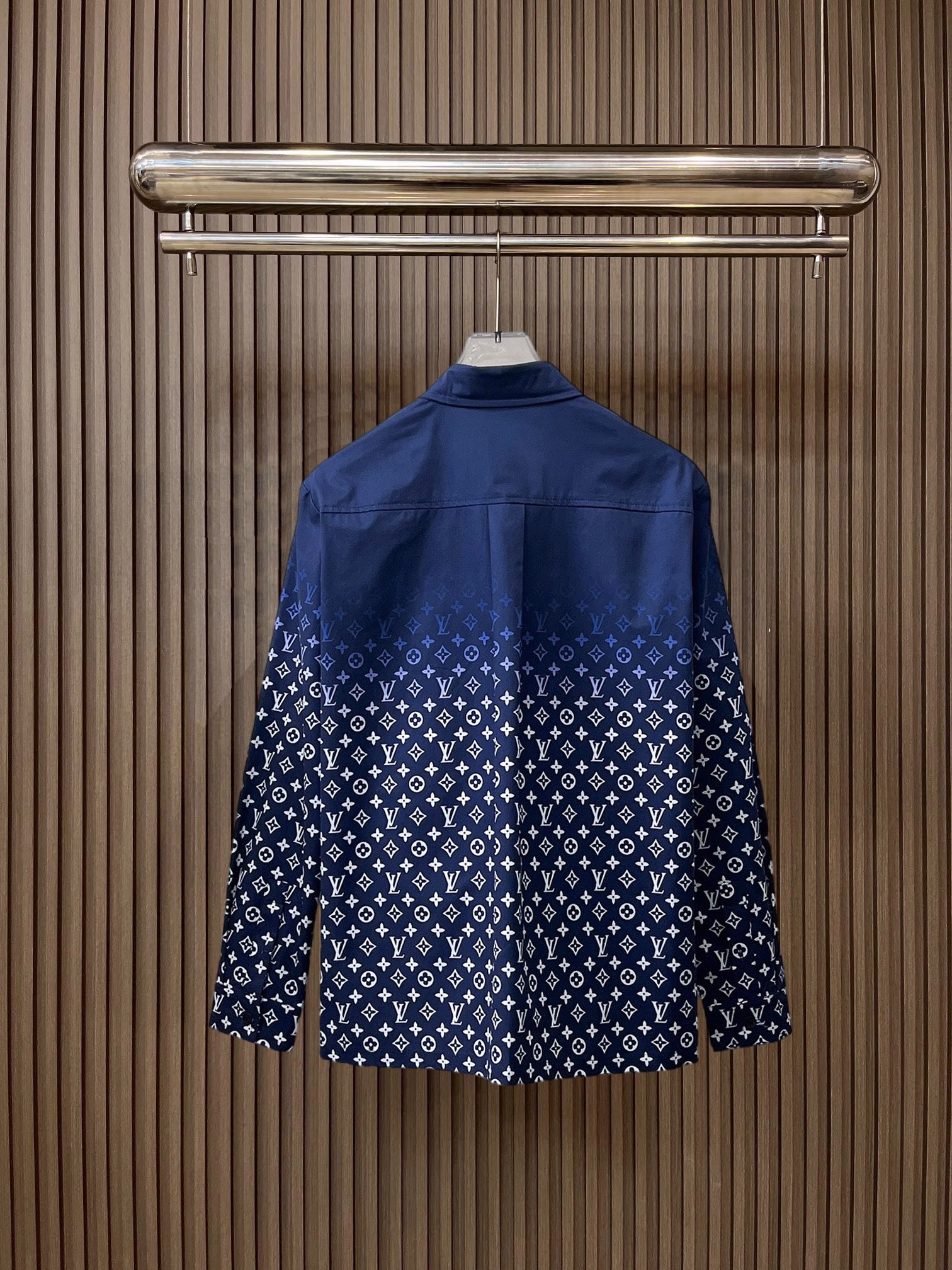 LV高仿漸變Monogram長袖襯衫 男士時尚印花襯衣百搭款| 14 LV高仿漸變Monogram長袖襯衫 男士時尚印花襯衣百搭款