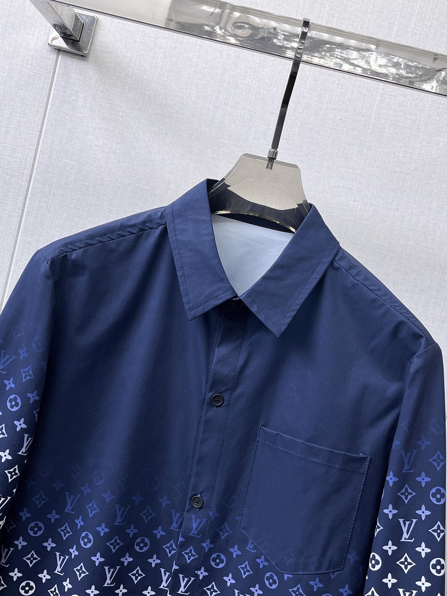 LV高仿漸變Monogram長袖襯衫 男士時尚印花襯衣百搭款| 13 LV高仿漸變Monogram長袖襯衫 男士時尚印花襯衣百搭款