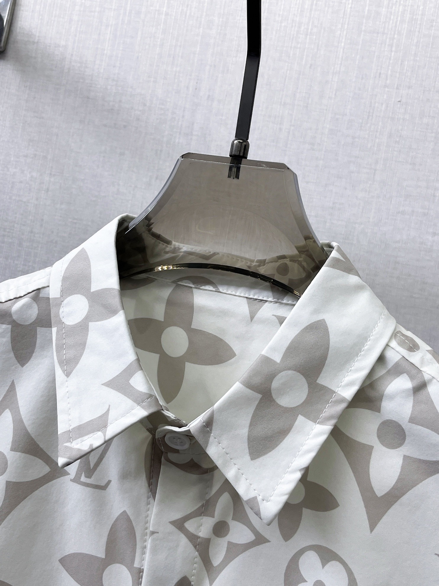 LV高仿大花Monogram印花襯衫 男士長袖休閒襯衣| 10 LV高仿大花Monogram印花襯衫 男士長袖休閒襯衣