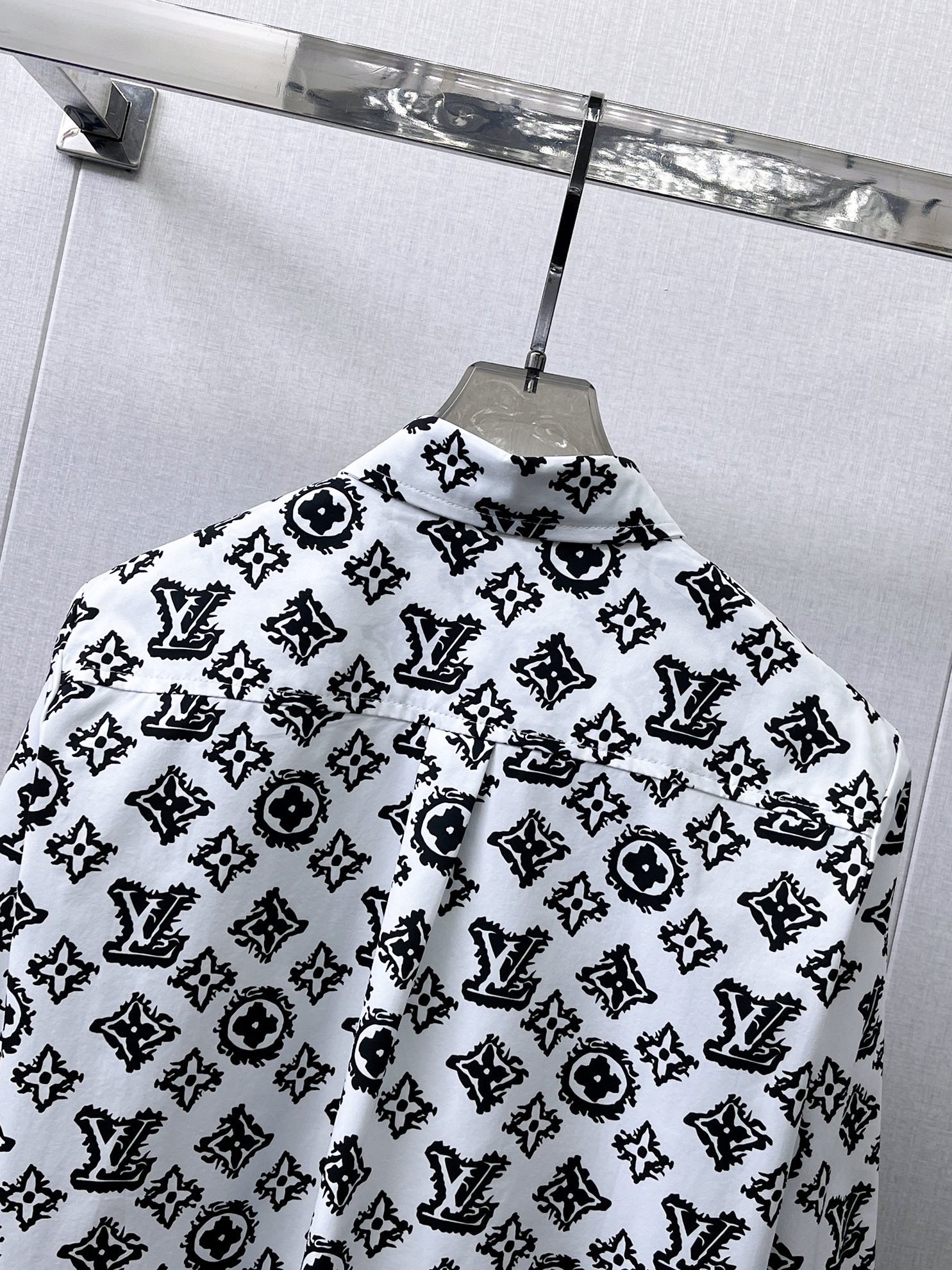 LV一比一黑白Monogram印花長袖襯衫 男士潮流襯衣| 7 LV一比一黑白Monogram印花長袖襯衫 男士潮流襯衣