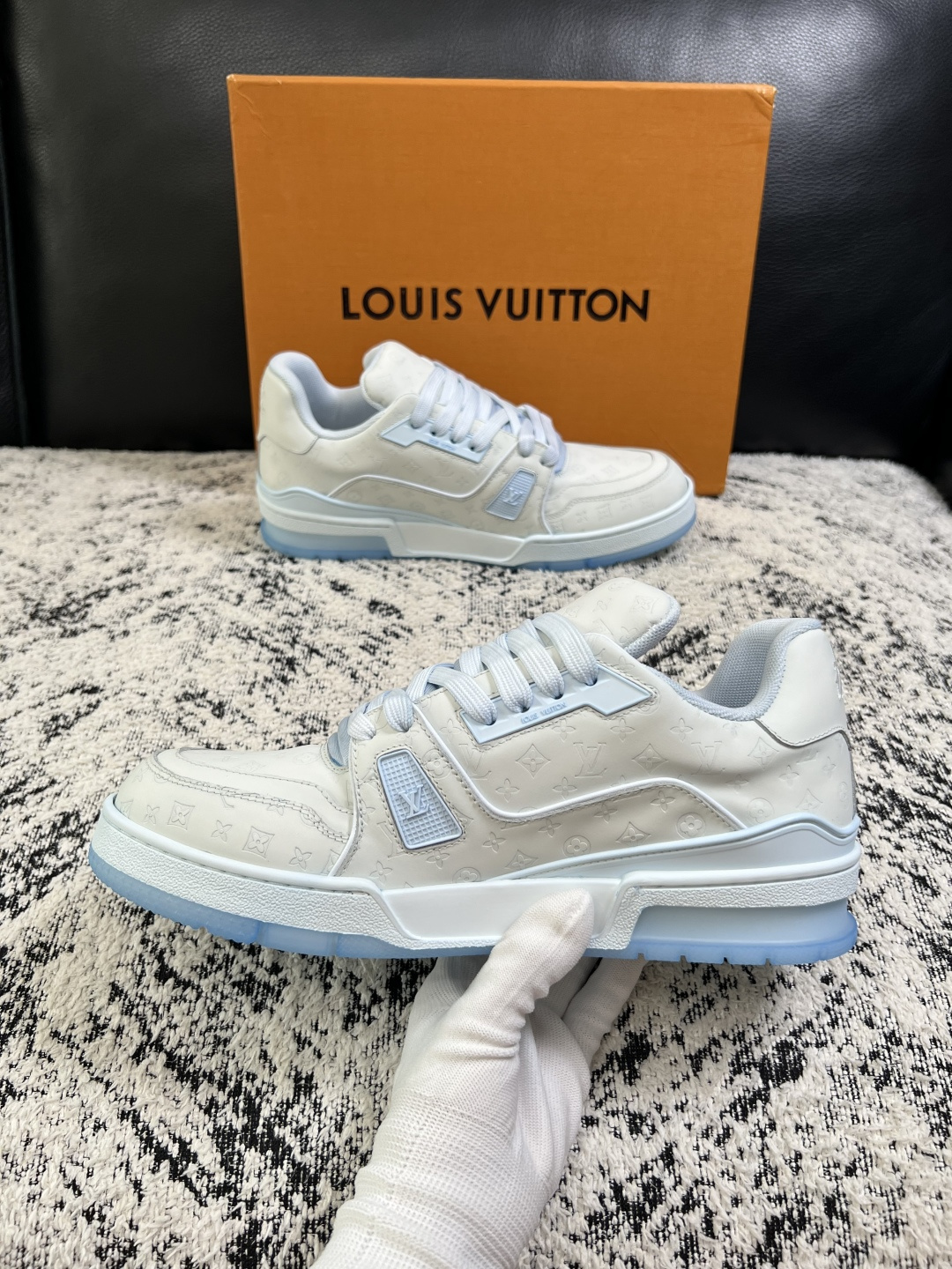 一比一LV Trainer男鞋 米白冰藍Monogram厚底運動鞋| 11 一比一LV Trainer男鞋 米白冰藍Monogram厚底運動鞋