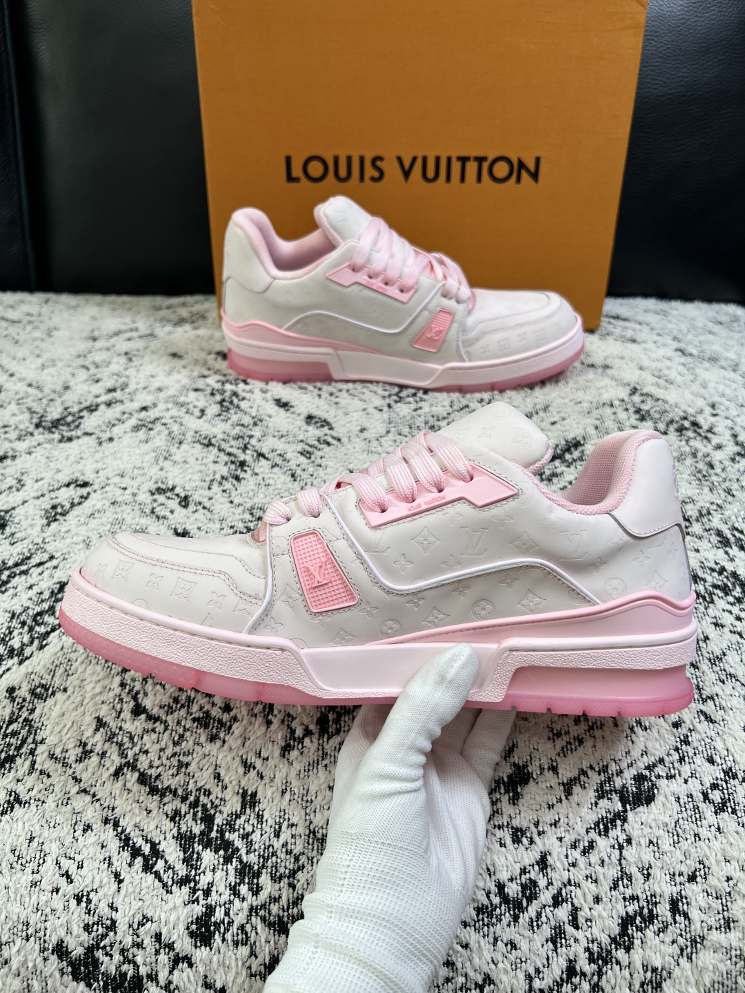 A貨LV Trainer女鞋 白色粉紅Monogram厚底運動鞋| 11 A貨LV Trainer女鞋 白色粉紅Monogram厚底運動鞋