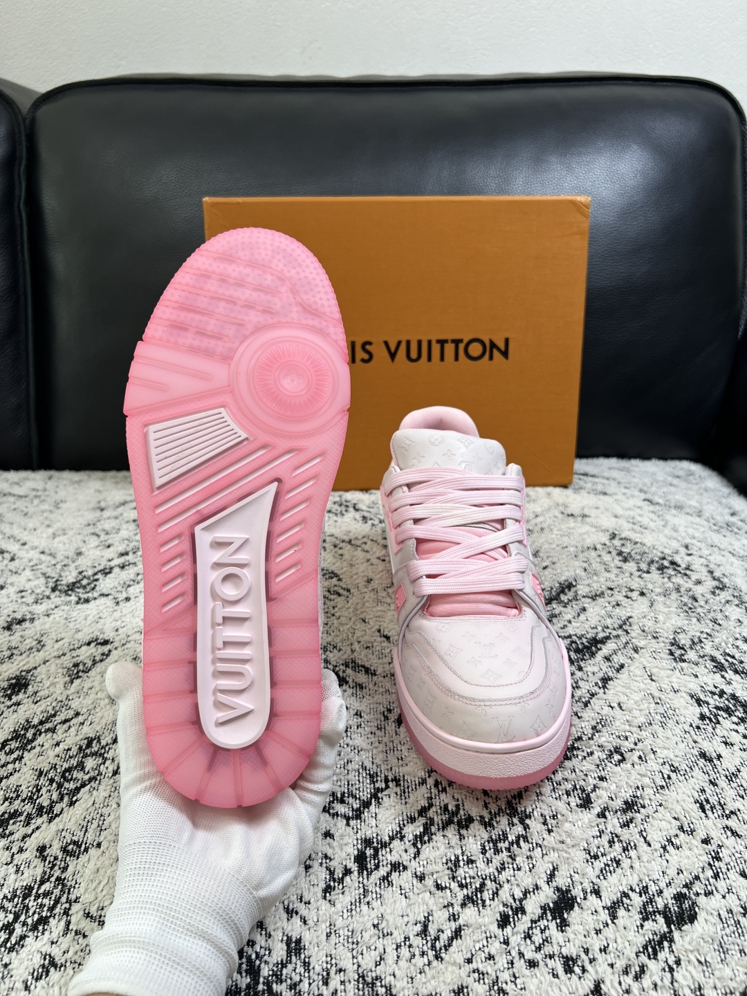 A貨LV Trainer女鞋 白色粉紅Monogram厚底運動鞋| 7 A貨LV Trainer女鞋 白色粉紅Monogram厚底運動鞋