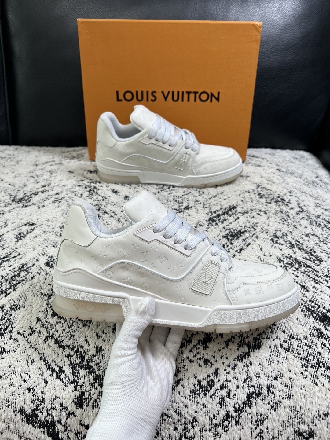 高仿LV Trainer男鞋 奶油白Monogram同色厚底運動鞋