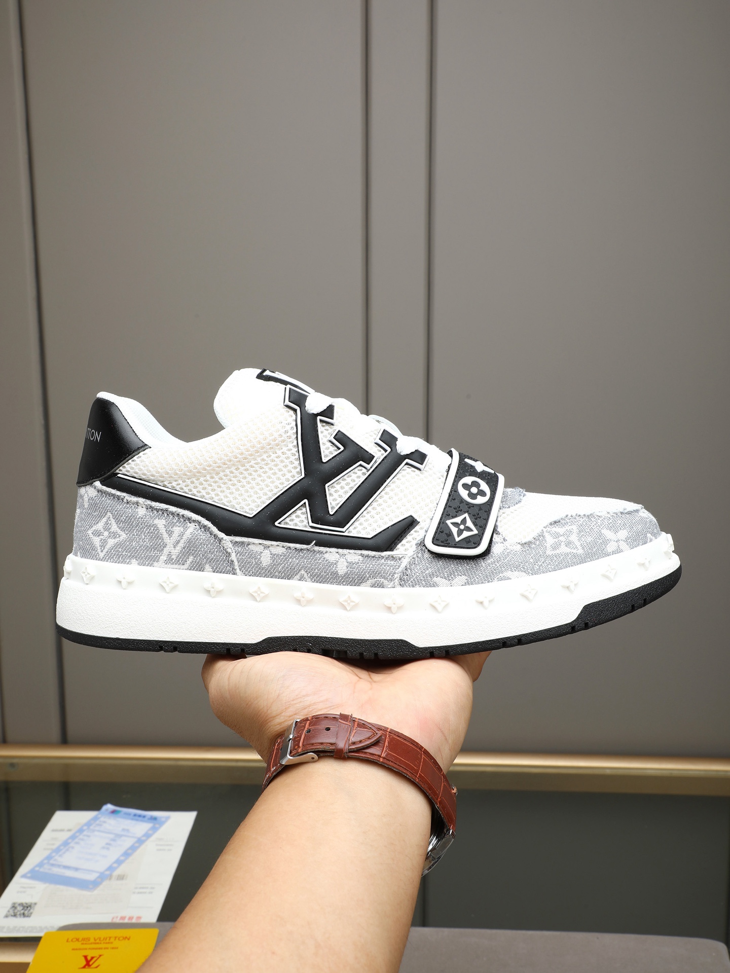 原單LV Trainer男鞋 灰白Monogram丹寧拼接厚底運動鞋