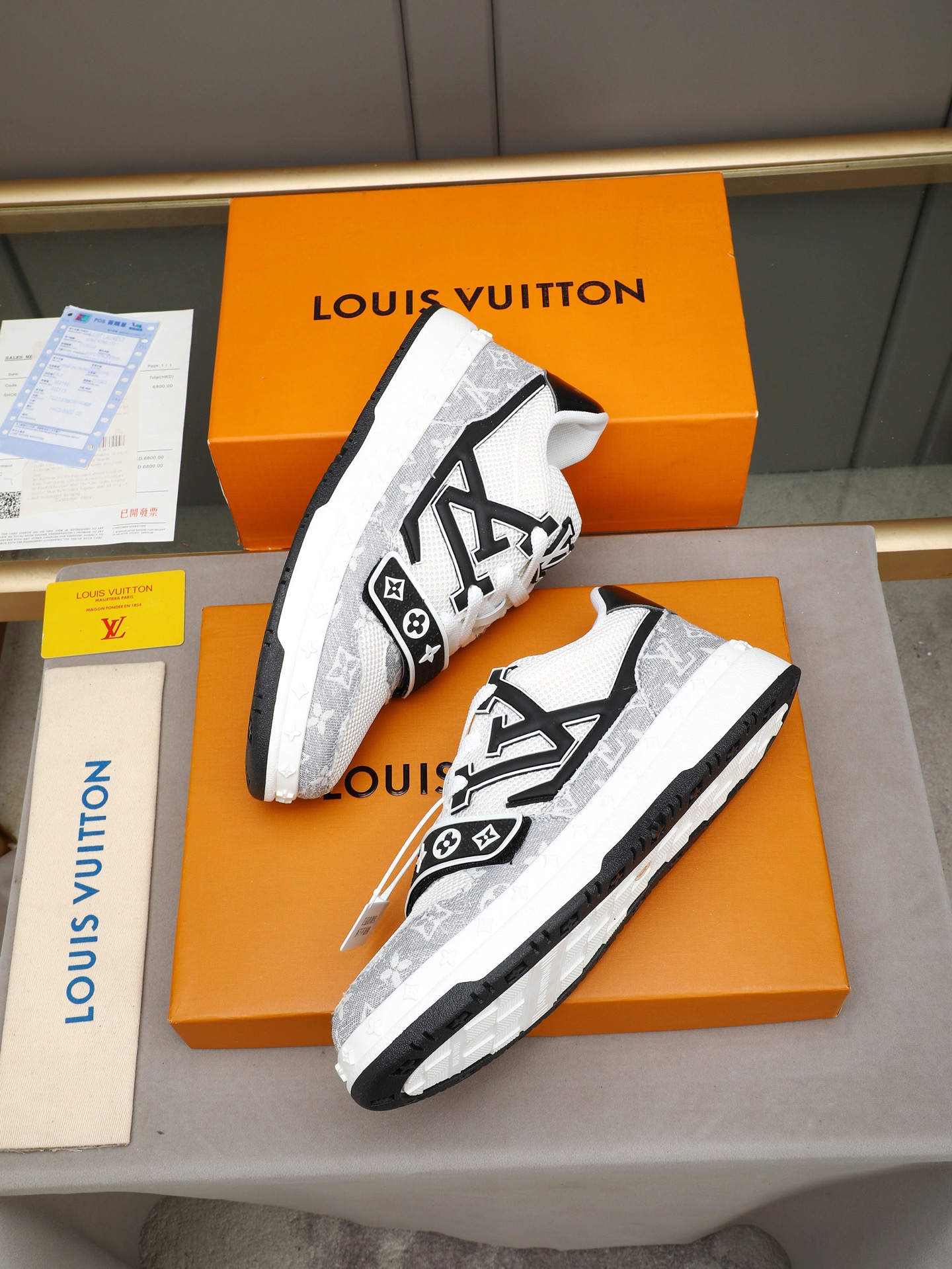 原單LV Trainer男鞋 灰白Monogram丹寧拼接厚底運動鞋| 9 原單LV Trainer男鞋 灰白Monogram丹寧拼接厚底運動鞋