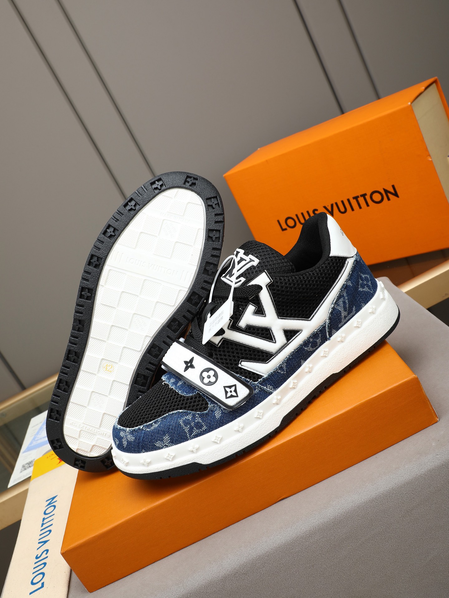 一比一LV Trainer男鞋 黑色網面藍色丹寧Monogram運動鞋