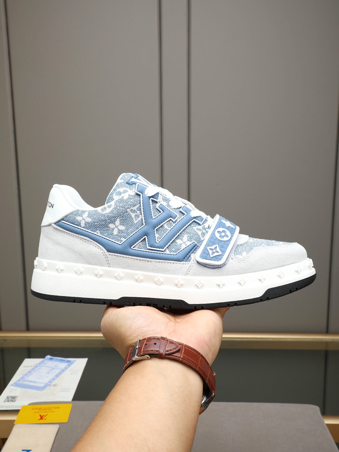 A貨LV Trainer男鞋 淺藍Monogram灰色麂皮厚底運動鞋| 3 A貨LV Trainer男鞋 淺藍Monogram灰色麂皮厚底運動鞋