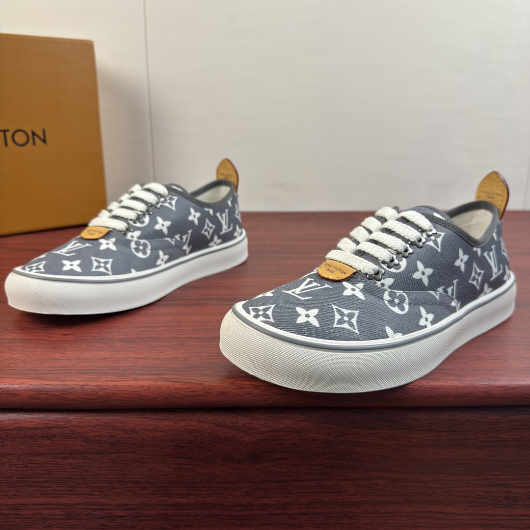 一比一LV男鞋 灰白Monogram滿版印花帆布休閒鞋| 13 一比一LV男鞋 灰白Monogram滿版印花帆布休閒鞋
