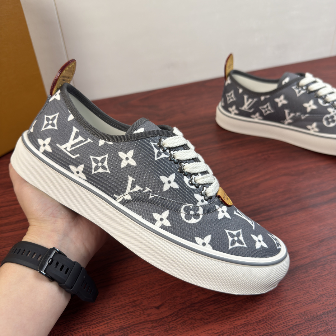 一比一LV男鞋 灰白Monogram滿版印花帆布休閒鞋| 12 一比一LV男鞋 灰白Monogram滿版印花帆布休閒鞋
