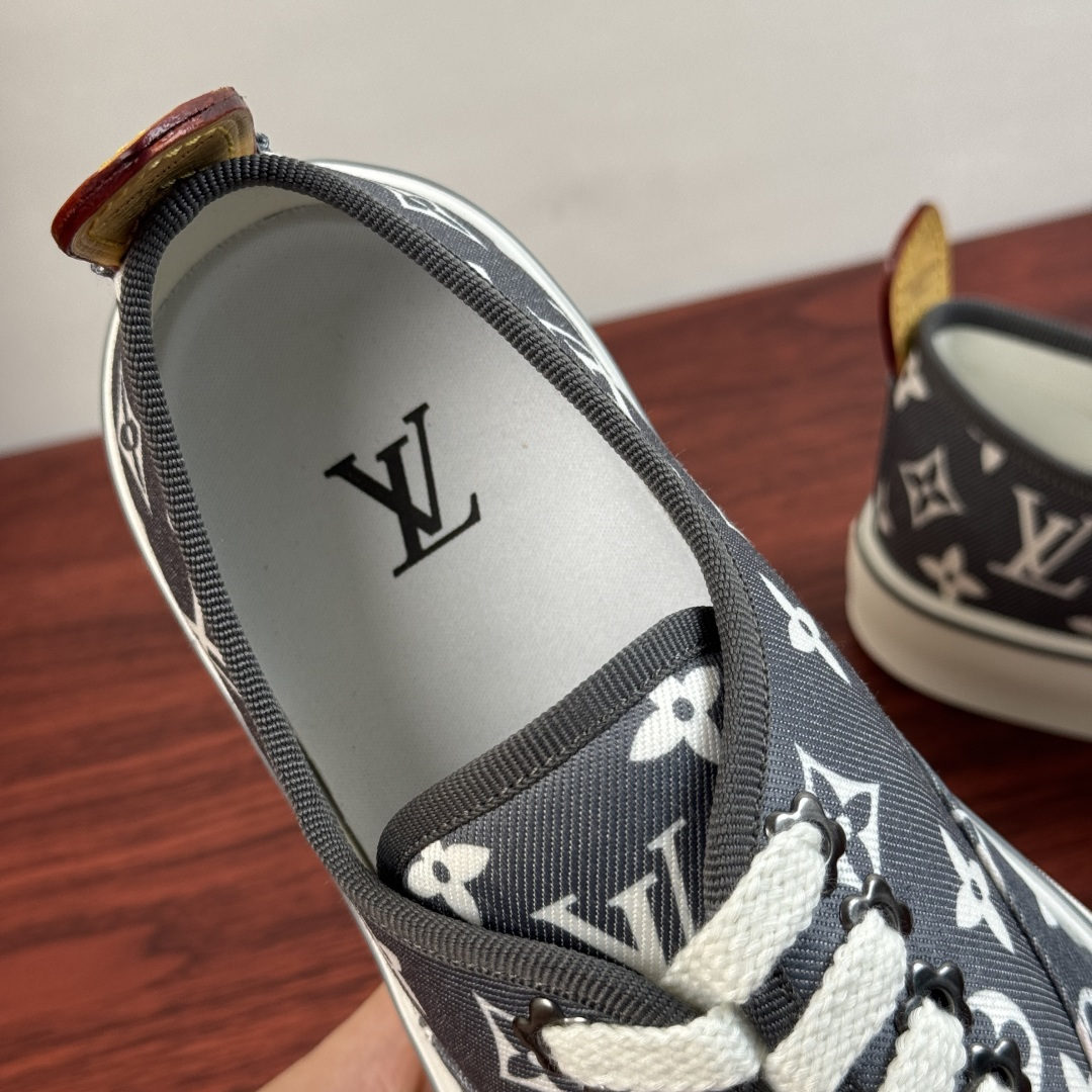 一比一LV男鞋 灰白Monogram滿版印花帆布休閒鞋| 9 一比一LV男鞋 灰白Monogram滿版印花帆布休閒鞋