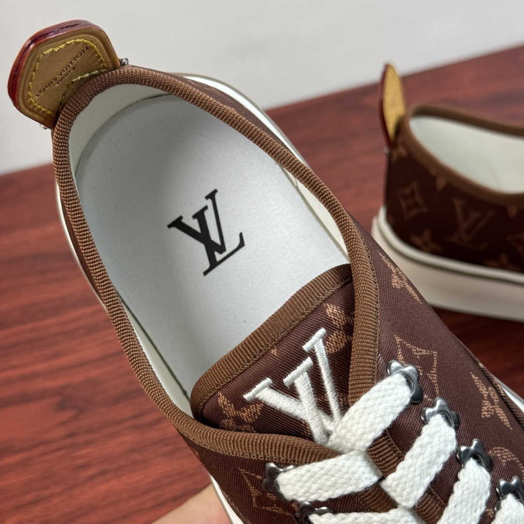 A貨LV男鞋 咖啡色Monogram印花低筒帆布鞋| 9 A貨LV男鞋 咖啡色Monogram印花低筒帆布鞋