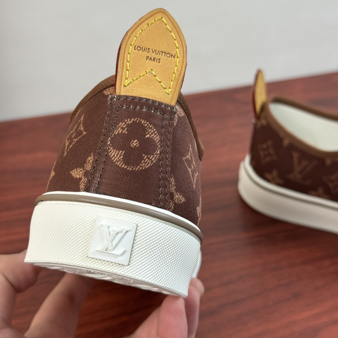 A貨LV男鞋 咖啡色Monogram印花低筒帆布鞋| 8 A貨LV男鞋 咖啡色Monogram印花低筒帆布鞋