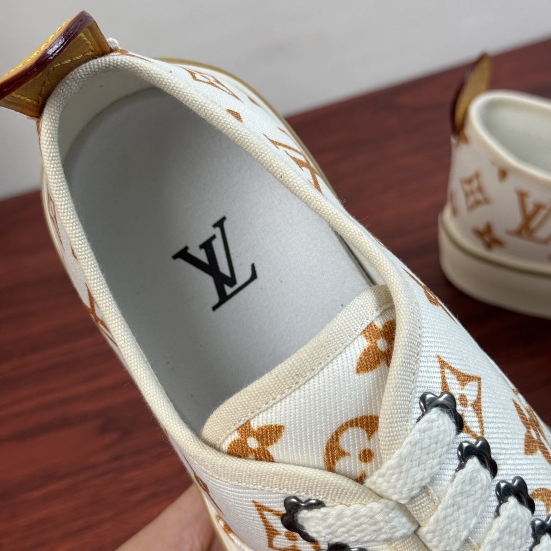 高仿LV男鞋 白色焦糖Monogram低筒帆布休閒鞋| 9 高仿LV男鞋 白色焦糖Monogram低筒帆布休閒鞋