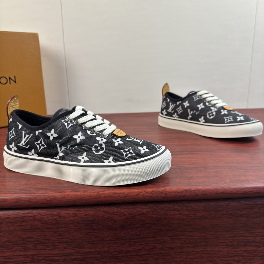 LV 高仿男鞋 黑色 Monogram 滿版印花低筒繫帶休閒鞋
