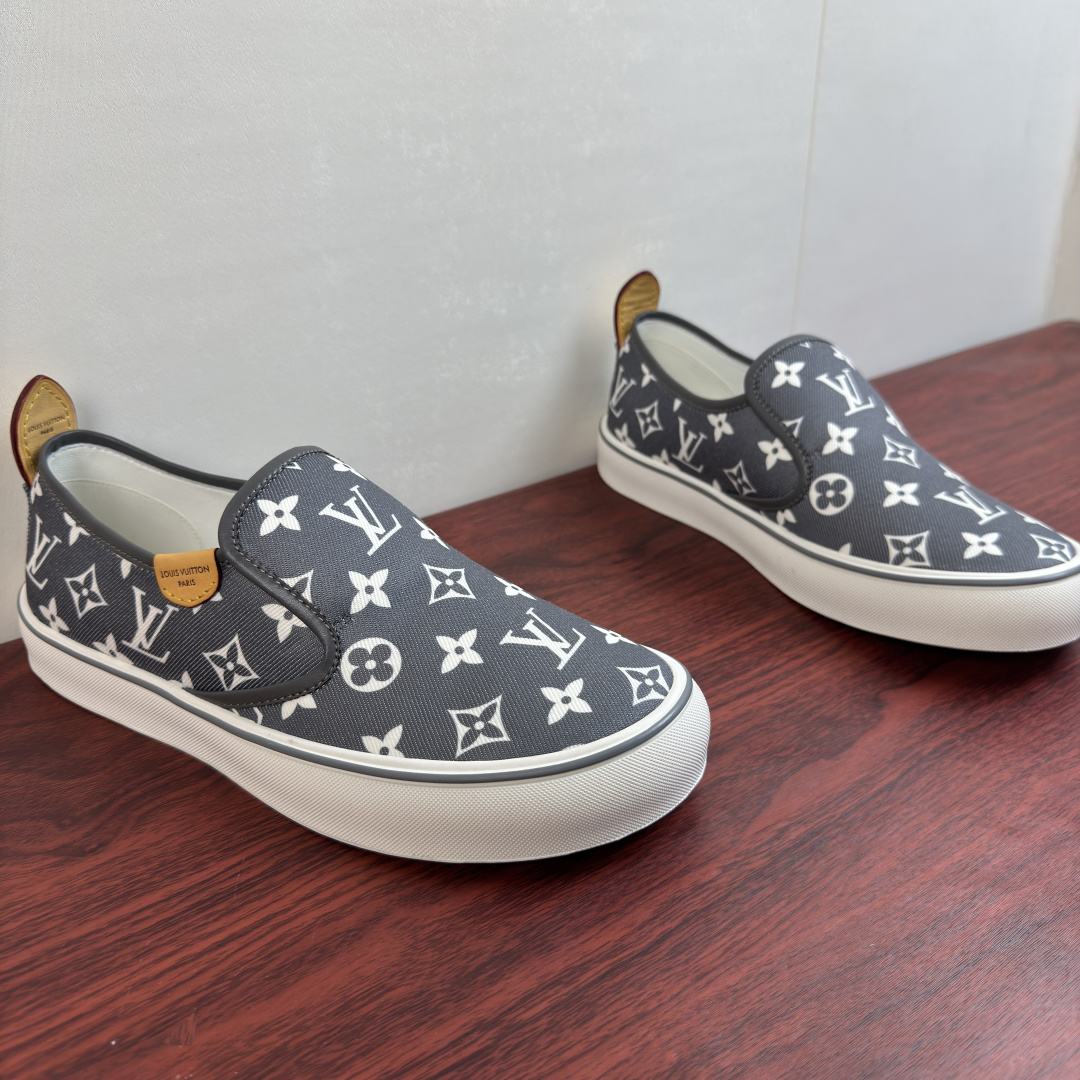 LV A貨男鞋 灰色 Monogram 滿版印花懶人休閒鞋| 14 LV A貨男鞋 灰色 Monogram 滿版印花懶人休閒鞋