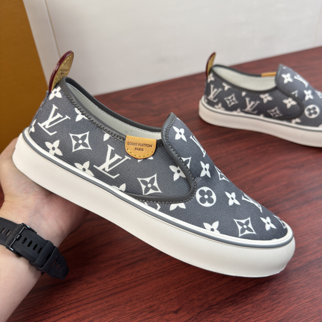 LV A貨男鞋 灰色 Monogram 滿版印花懶人休閒鞋| 12 LV A貨男鞋 灰色 Monogram 滿版印花懶人休閒鞋