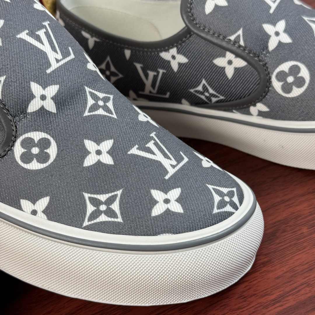 LV A貨男鞋 灰色 Monogram 滿版印花懶人休閒鞋| 11 LV A貨男鞋 灰色 Monogram 滿版印花懶人休閒鞋