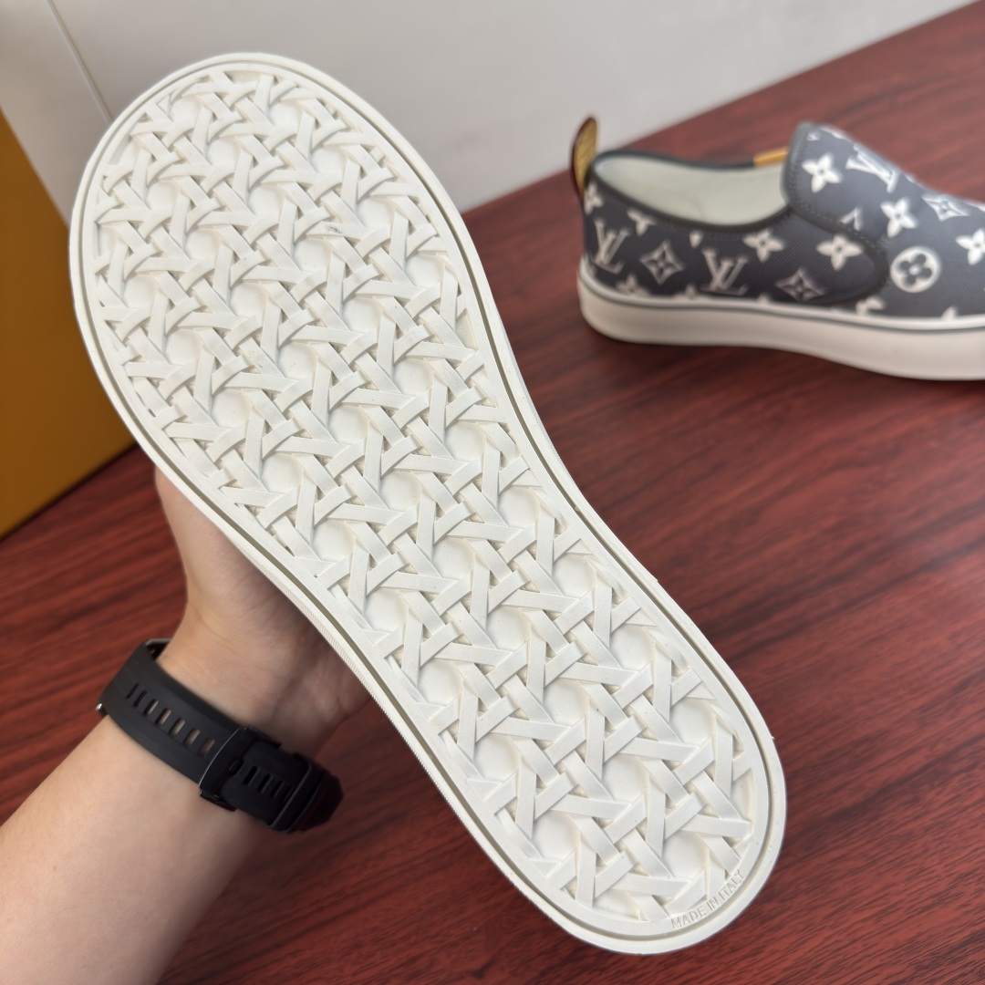 LV A貨男鞋 灰色 Monogram 滿版印花懶人休閒鞋| 7 LV A貨男鞋 灰色 Monogram 滿版印花懶人休閒鞋
