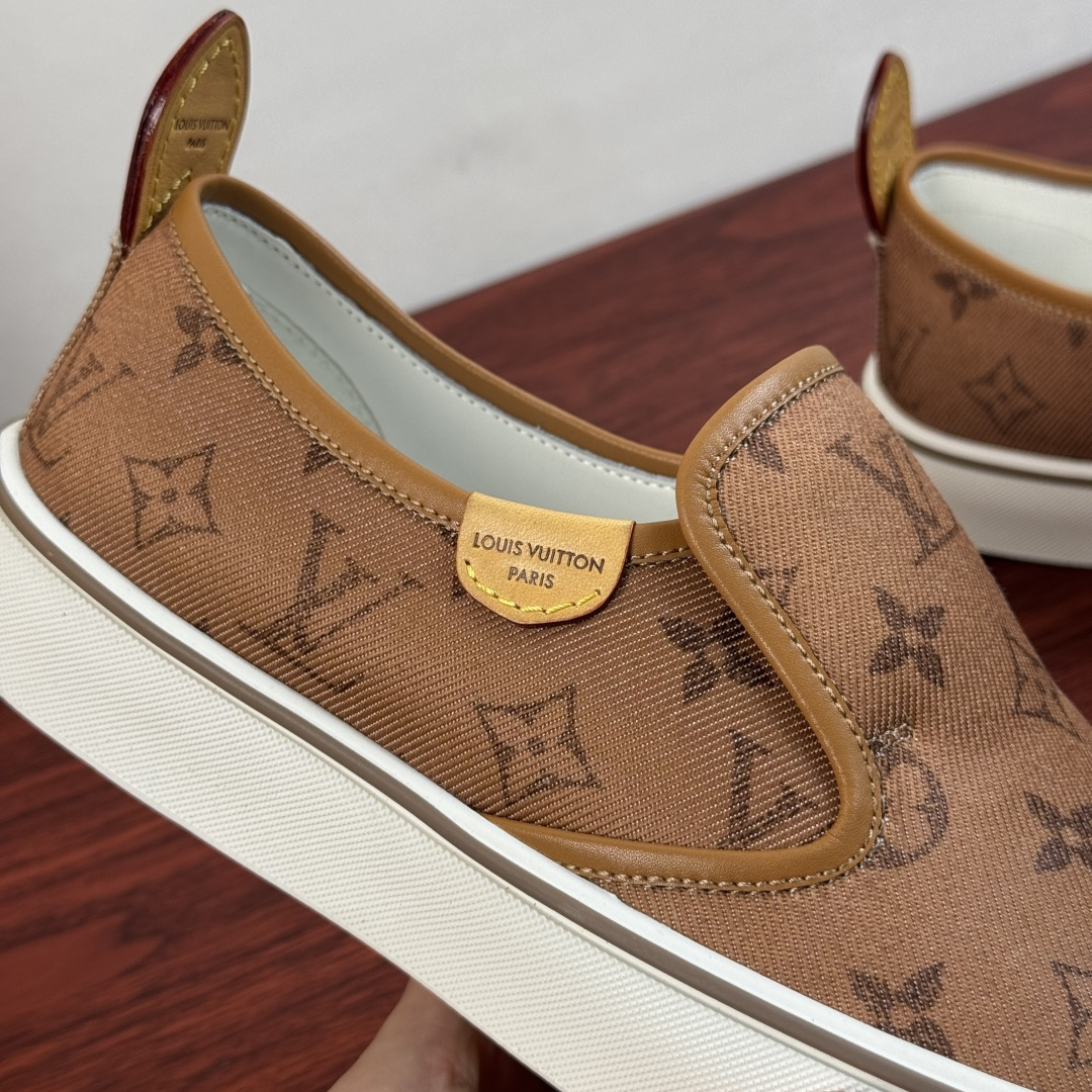 LV 高仿男鞋 棕色 Monogram 印花一腳蹬懶人休閒鞋| 10 LV 高仿男鞋 棕色 Monogram 印花一腳蹬懶人休閒鞋