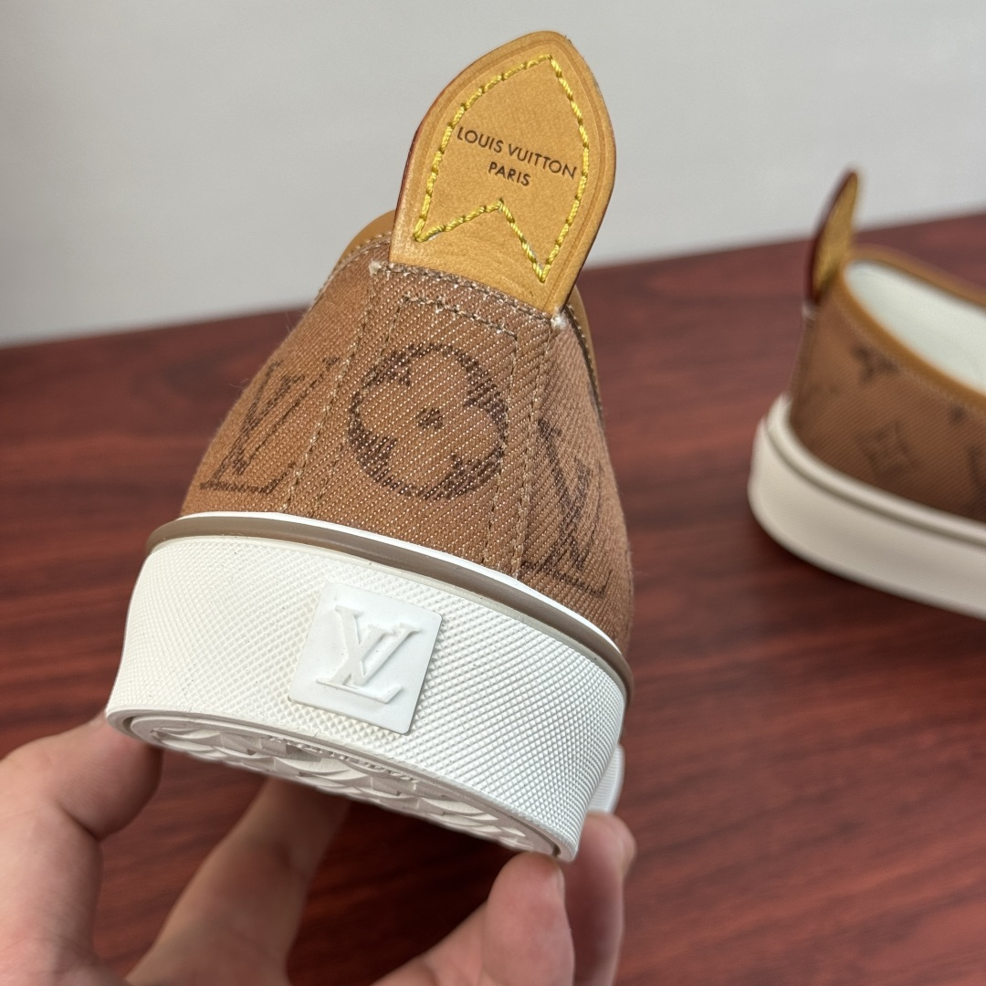 LV 高仿男鞋 棕色 Monogram 印花一腳蹬懶人休閒鞋| 8 LV 高仿男鞋 棕色 Monogram 印花一腳蹬懶人休閒鞋