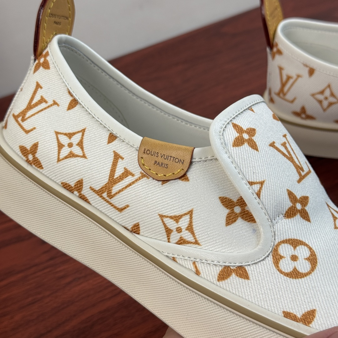 LV 高仿男鞋 白色棕色 Monogram 印花一腳蹬懶人休閒鞋| 10 LV 高仿男鞋 白色棕色 Monogram 印花一腳蹬懶人休閒鞋