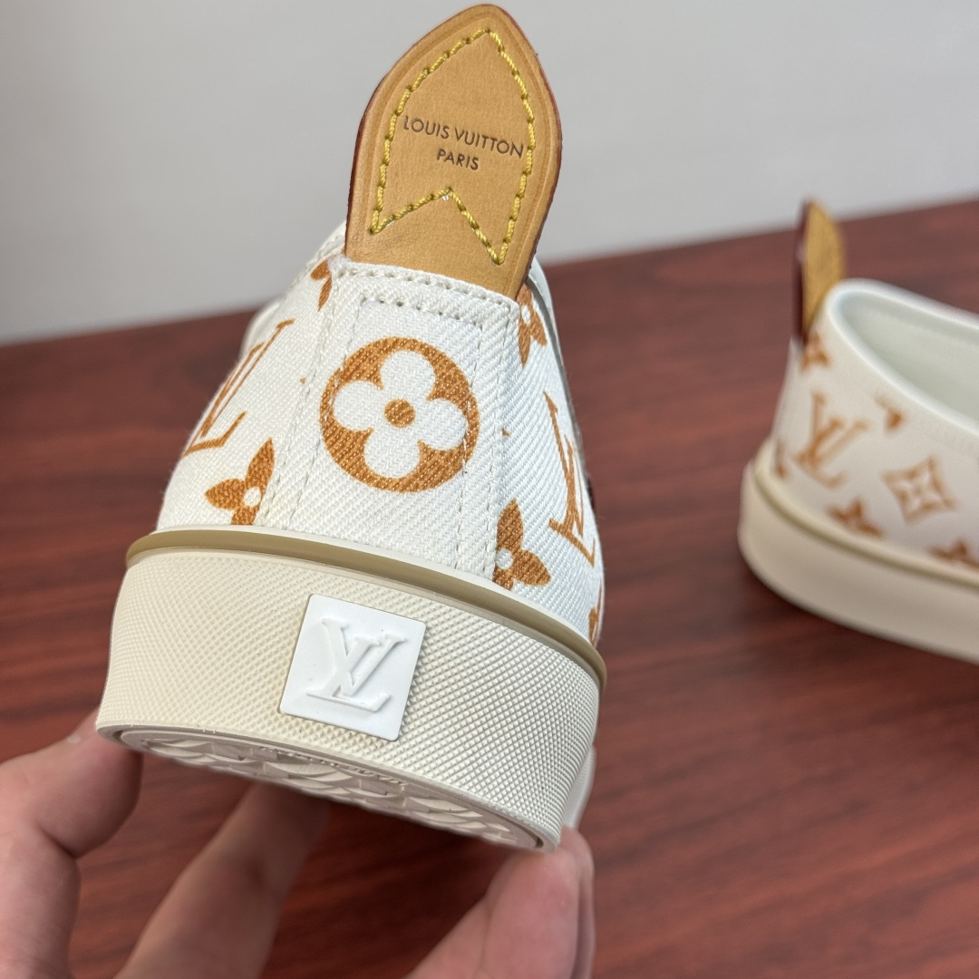 LV 高仿男鞋 白色棕色 Monogram 印花一腳蹬懶人休閒鞋| 8 LV 高仿男鞋 白色棕色 Monogram 印花一腳蹬懶人休閒鞋