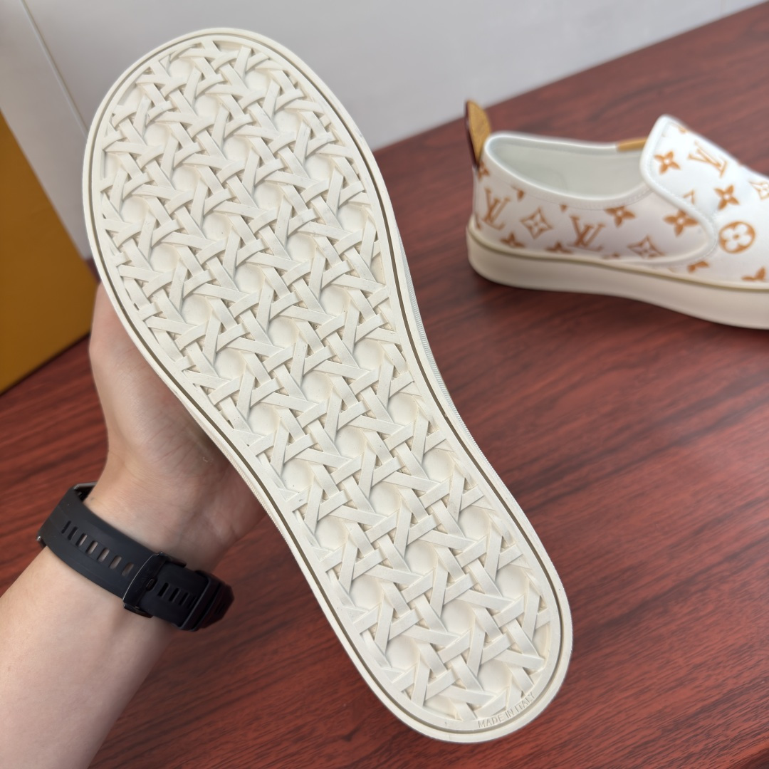 LV 高仿男鞋 白色棕色 Monogram 印花一腳蹬懶人休閒鞋| 7 LV 高仿男鞋 白色棕色 Monogram 印花一腳蹬懶人休閒鞋