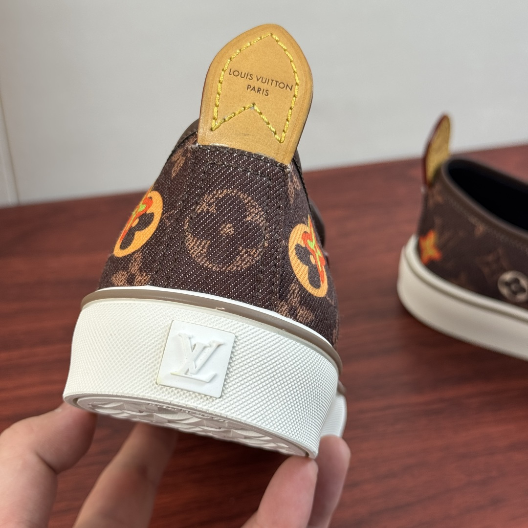 LV 一比一男鞋 棕色彩色 Monogram 印花一腳蹬休閒鞋| 8 LV 一比一男鞋 棕色彩色 Monogram 印花一腳蹬休閒鞋