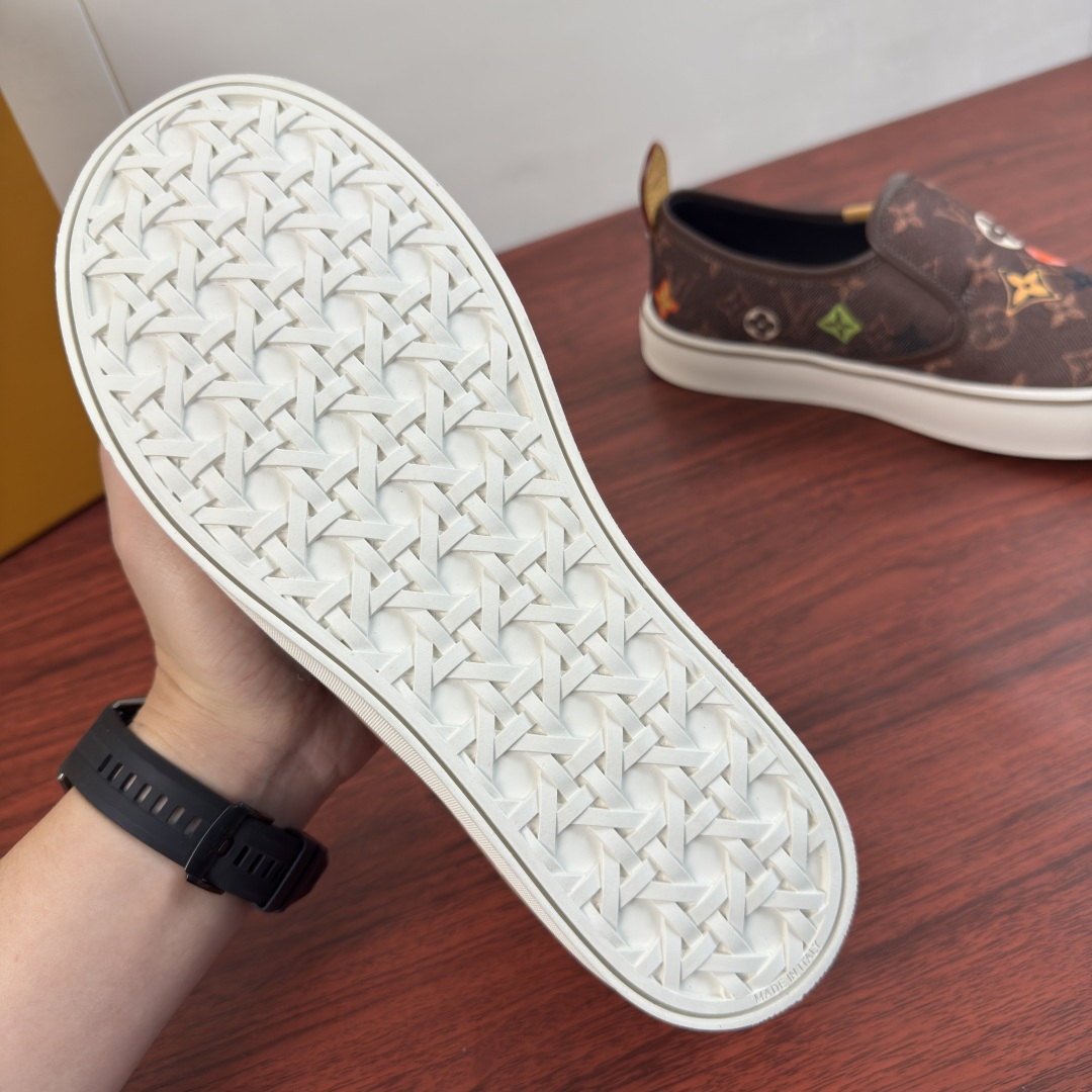 LV 一比一男鞋 棕色彩色 Monogram 印花一腳蹬休閒鞋| 7 LV 一比一男鞋 棕色彩色 Monogram 印花一腳蹬休閒鞋
