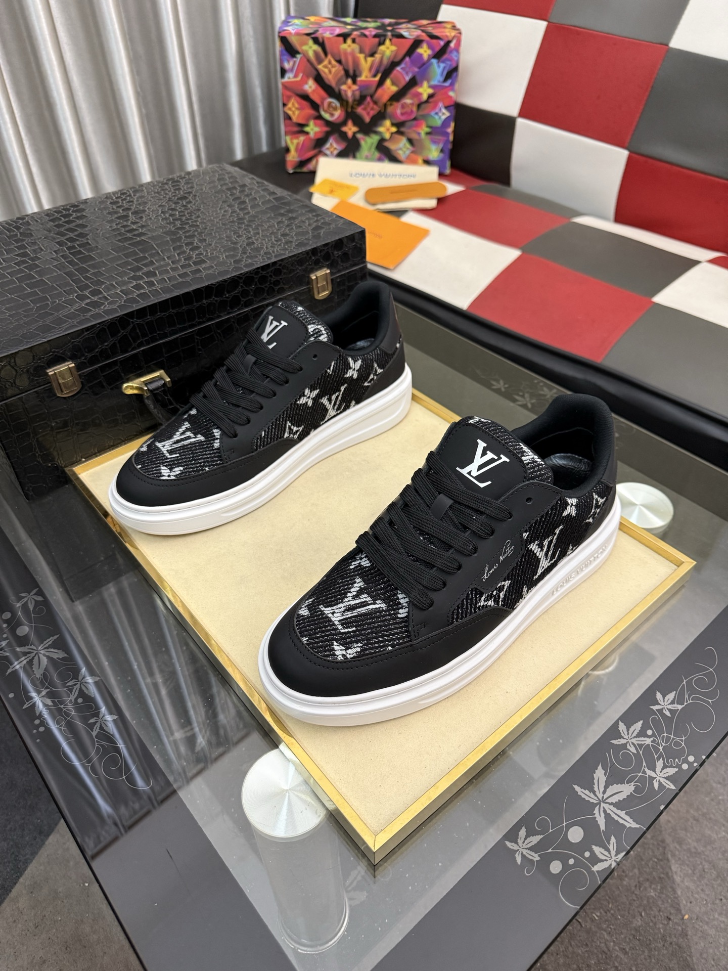 LV A貨男鞋 黑白 Monogram 拼接厚底低筒繫帶休閒鞋| 14 LV A貨男鞋 黑白 Monogram 拼接厚底低筒繫帶休閒鞋