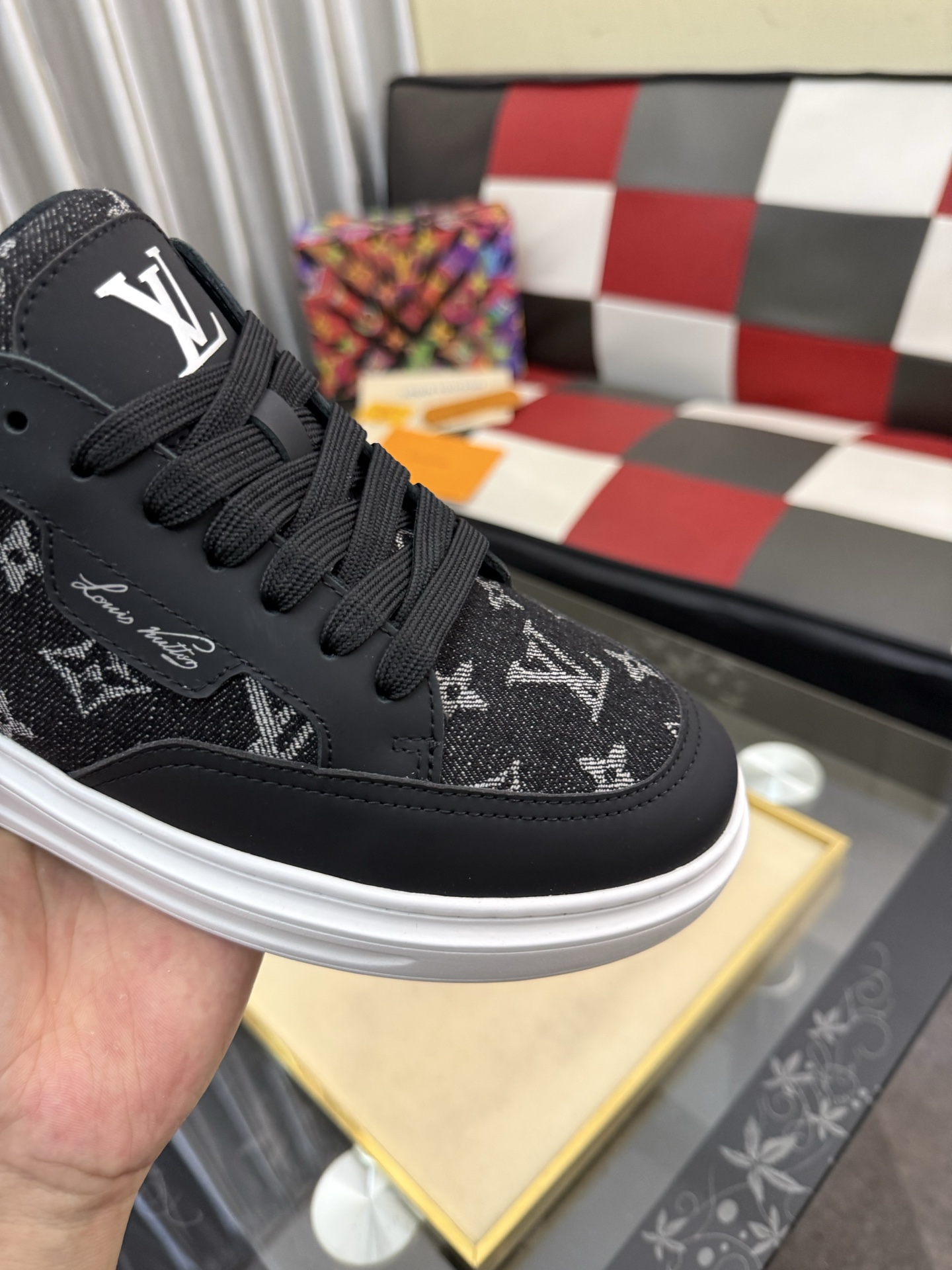 LV 原單男鞋 黑色 Monogram 拼接白底低筒休閒鞋| 10 LV 原單男鞋 黑色 Monogram 拼接白底低筒休閒鞋