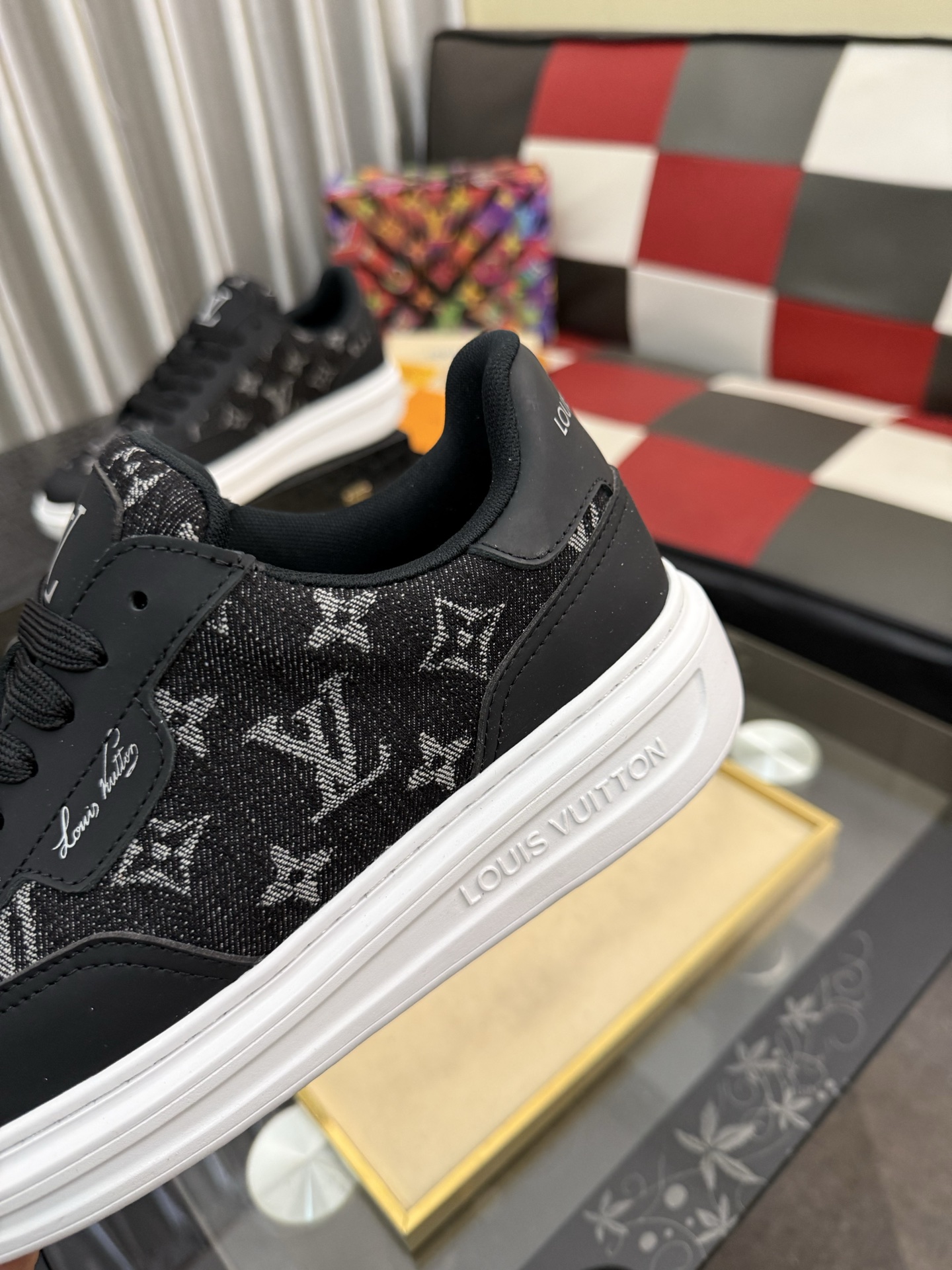 LV 原單男鞋 黑色 Monogram 拼接白底低筒休閒鞋| 9 LV 原單男鞋 黑色 Monogram 拼接白底低筒休閒鞋