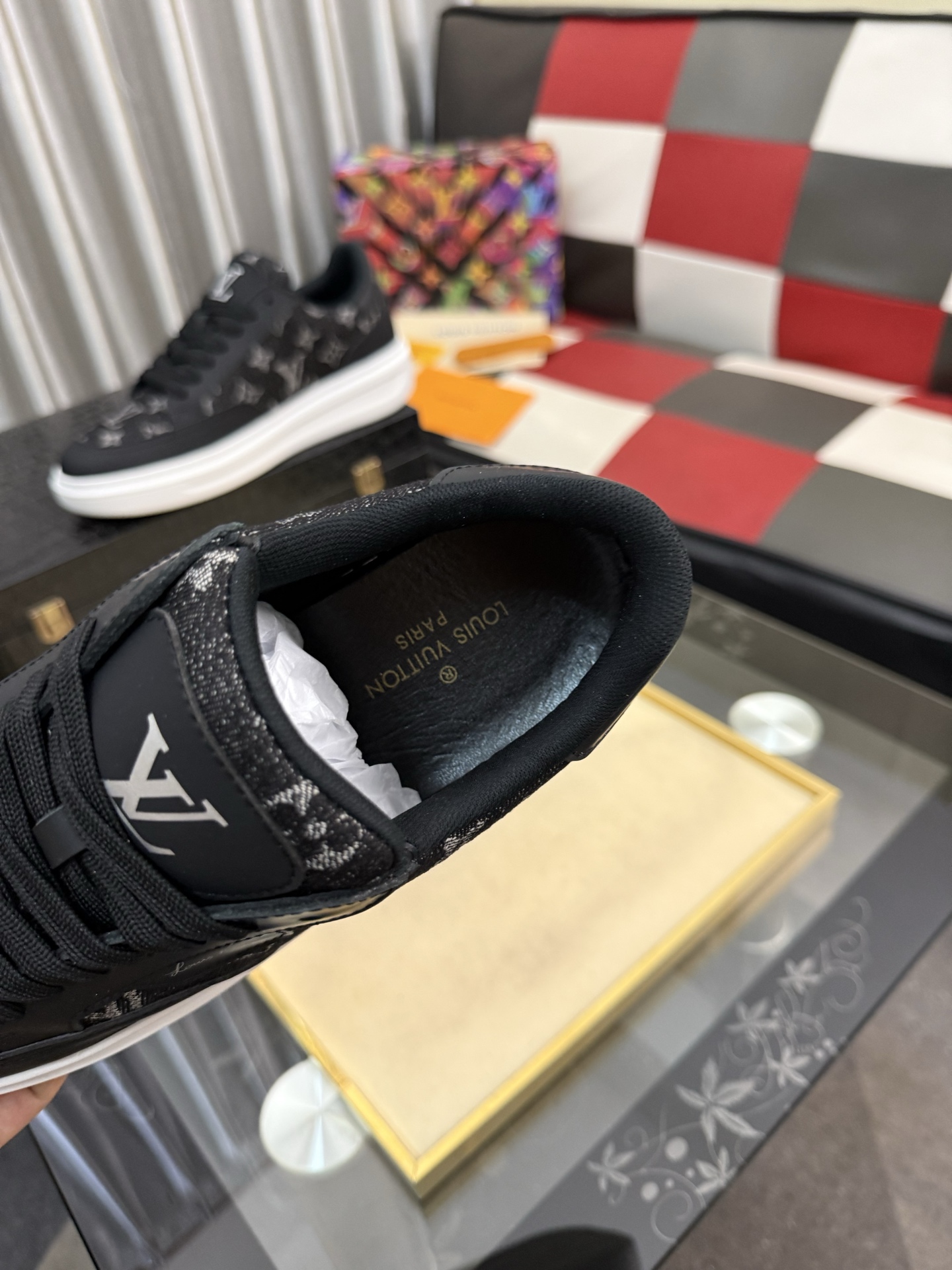 LV 原單男鞋 黑色 Monogram 拼接白底低筒休閒鞋| 8 LV 原單男鞋 黑色 Monogram 拼接白底低筒休閒鞋