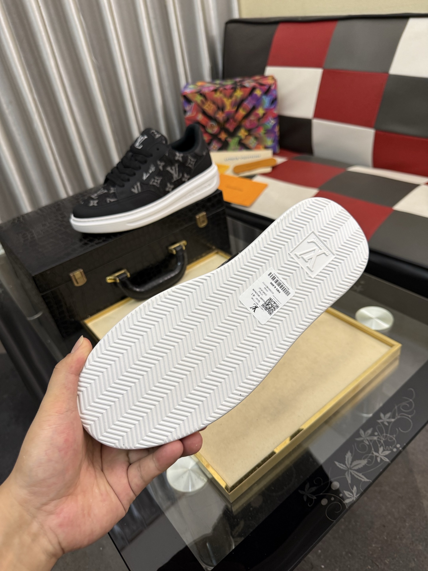 LV 原單男鞋 黑色 Monogram 拼接白底低筒休閒鞋| 7 LV 原單男鞋 黑色 Monogram 拼接白底低筒休閒鞋