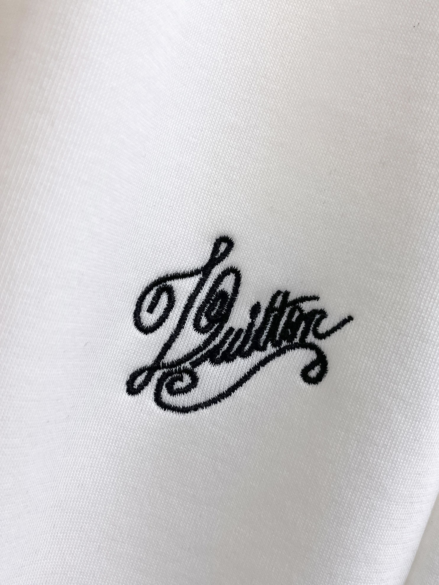 原單LV男士休閒短褲 白色抽繩刺繡Logo運動五分褲| 16 原單LV男士休閒短褲 白色抽繩刺繡Logo運動五分褲