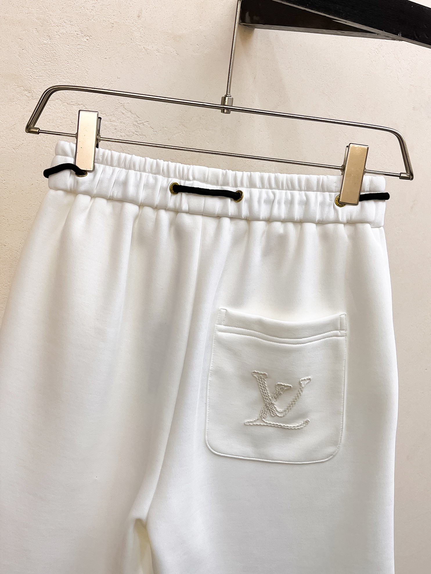 原單LV男士休閒短褲 白色抽繩刺繡Logo運動五分褲| 12 原單LV男士休閒短褲 白色抽繩刺繡Logo運動五分褲