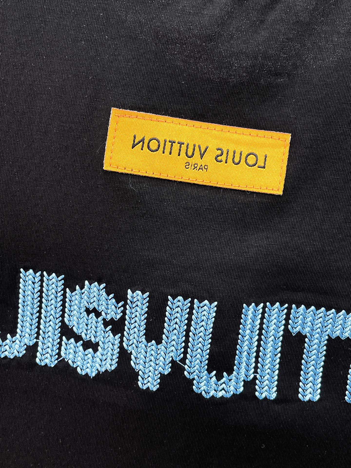 原單LV短袖T恤 黑色藍色LV字母Logo刺繡休閒圓領男裝| 8 原單LV短袖T恤 黑色藍色LV字母Logo刺繡休閒圓領男裝