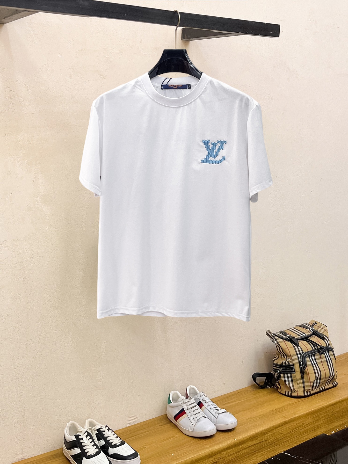 一比一LV短袖T恤 白色藍色LV字母Logo刺繡休閒男士短T