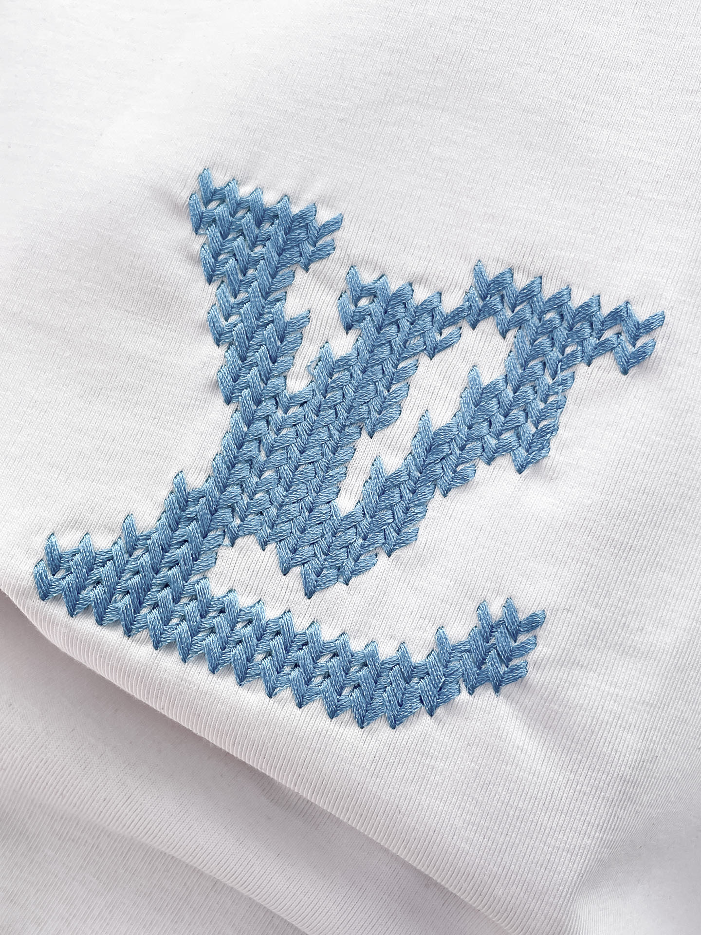一比一LV短袖T恤 白色藍色LV字母Logo刺繡休閒男士短T| 10 一比一LV短袖T恤 白色藍色LV字母Logo刺繡休閒男士短T