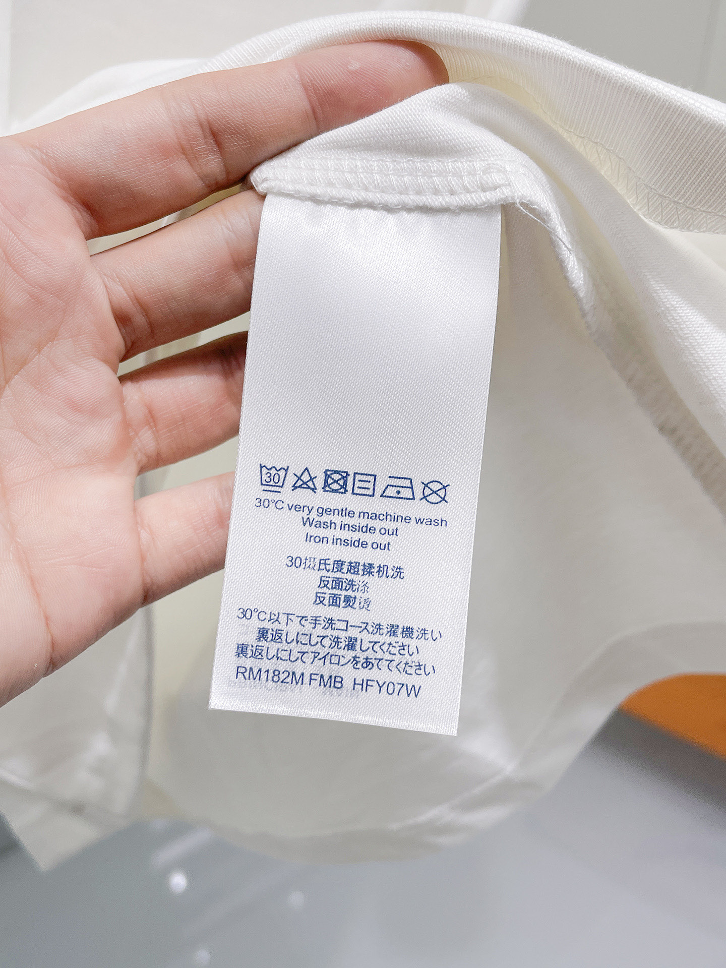一比一LV男士短袖T恤 白色胸前圓形Logo簡約圓領上衣| 14 一比一LV男士短袖T恤 白色胸前圓形Logo簡約圓領上衣
