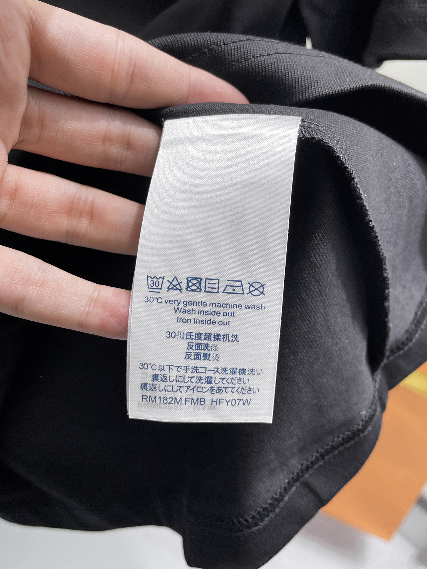 原單LV男士短袖T恤 黑色皮革口袋拼接圓領休閒上衣| 15 原單LV男士短袖T恤 黑色皮革口袋拼接圓領休閒上衣