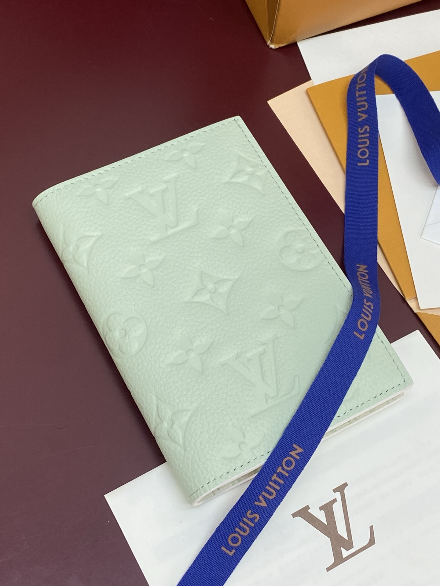 LV原單女士薄荷綠Monogram Empreinte對折長夾 簡約壓紋皮革錢包| 10 LV原單女士薄荷綠Monogram Empreinte對折長夾 簡約壓紋皮革錢包