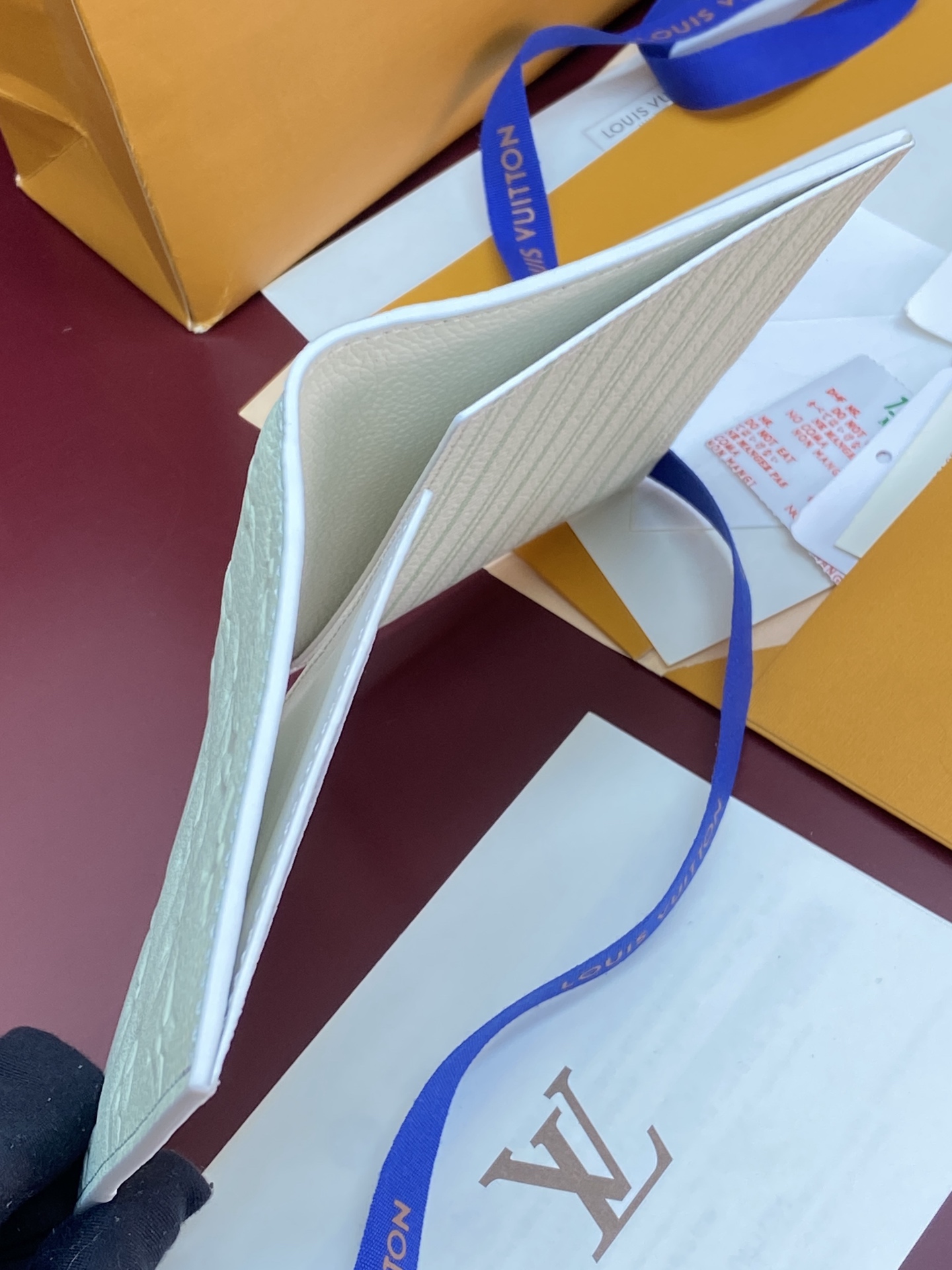LV原單女士薄荷綠Monogram Empreinte對折長夾 簡約壓紋皮革錢包| 8 LV原單女士薄荷綠Monogram Empreinte對折長夾 簡約壓紋皮革錢包