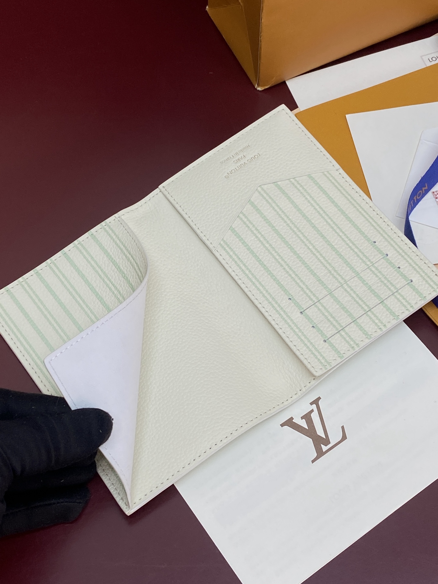 LV原單女士薄荷綠Monogram Empreinte對折長夾 簡約壓紋皮革錢包| 7 LV原單女士薄荷綠Monogram Empreinte對折長夾 簡約壓紋皮革錢包