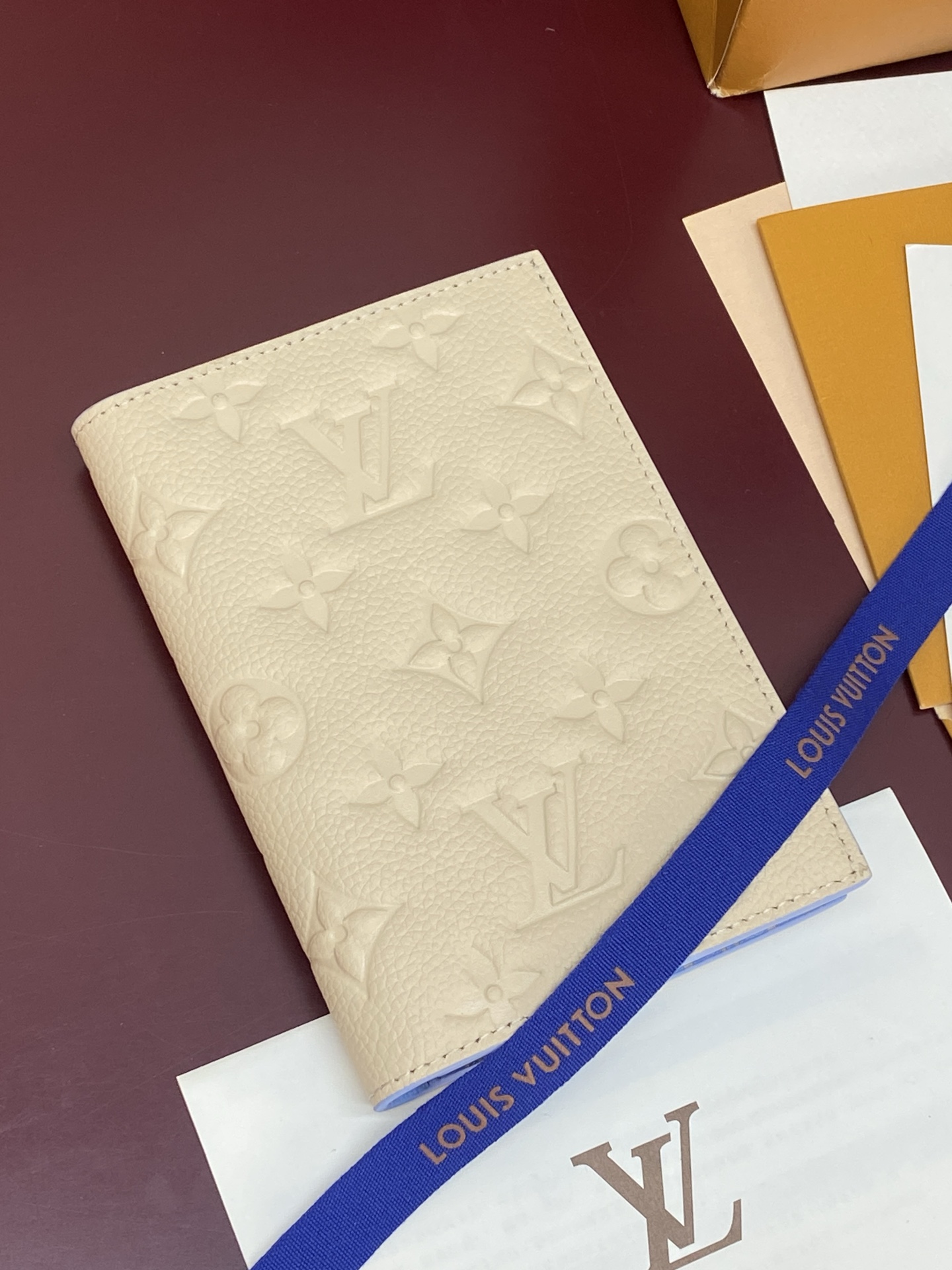 LV一比一女士奶油白Monogram Empreinte對折長夾 立體壓紋皮革錢包| 11 LV一比一女士奶油白Monogram Empreinte對折長夾 立體壓紋皮革錢包