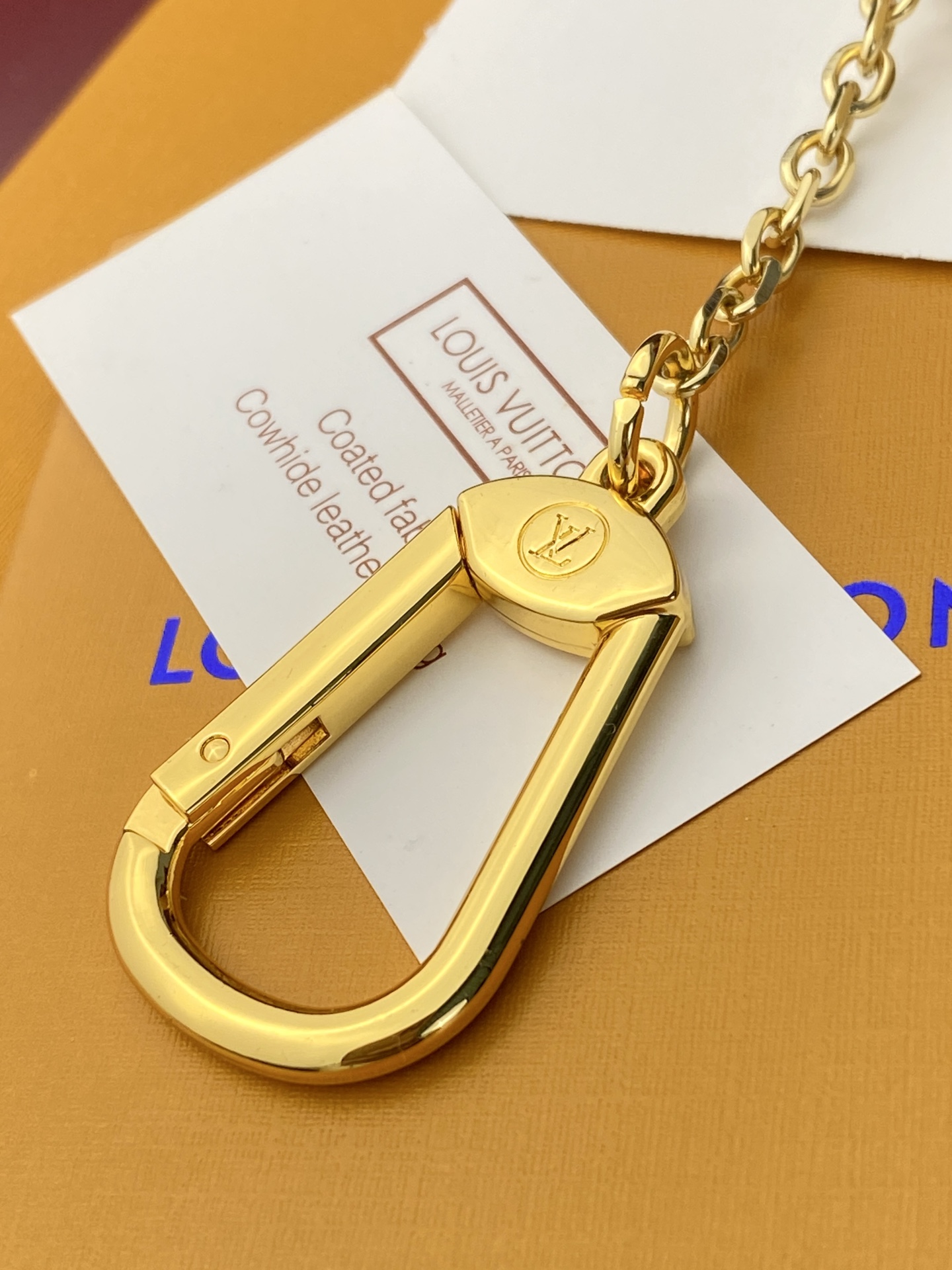 LV復刻女士奶油白Monogram Empreinte拉鍊零錢包 金色鏈條掛扣小包| 17 LV復刻女士奶油白Monogram Empreinte拉鍊零錢包 金色鏈條掛扣小包